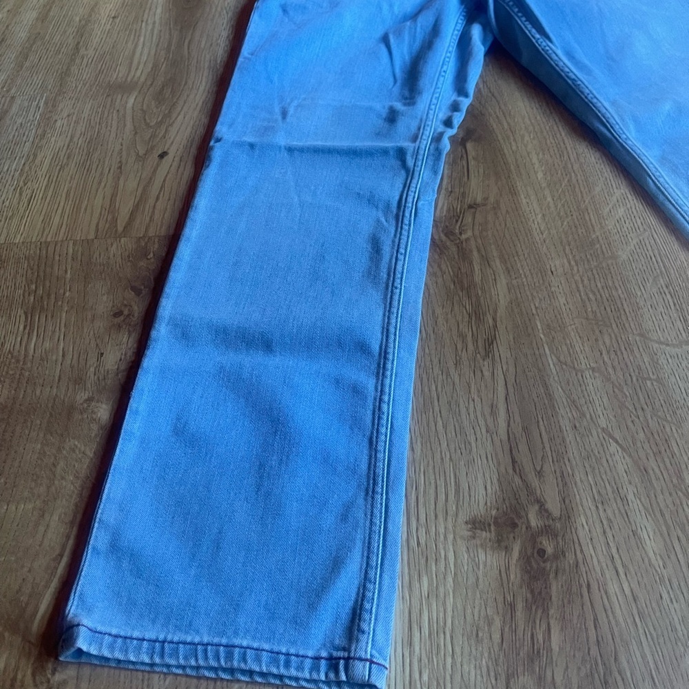 Tommy Bahama Relaxed Fit Blue Jeans - Picture 2 of 9